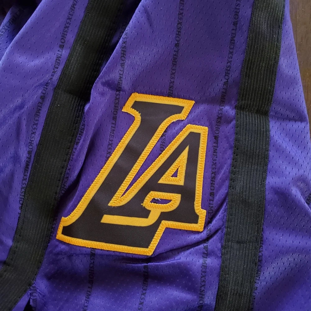 Los Angeles Lakers - Picture 2 of 8